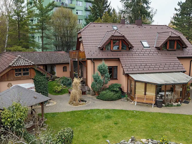 Prodej rodinného domu 334 m2, pozemek 960 m2